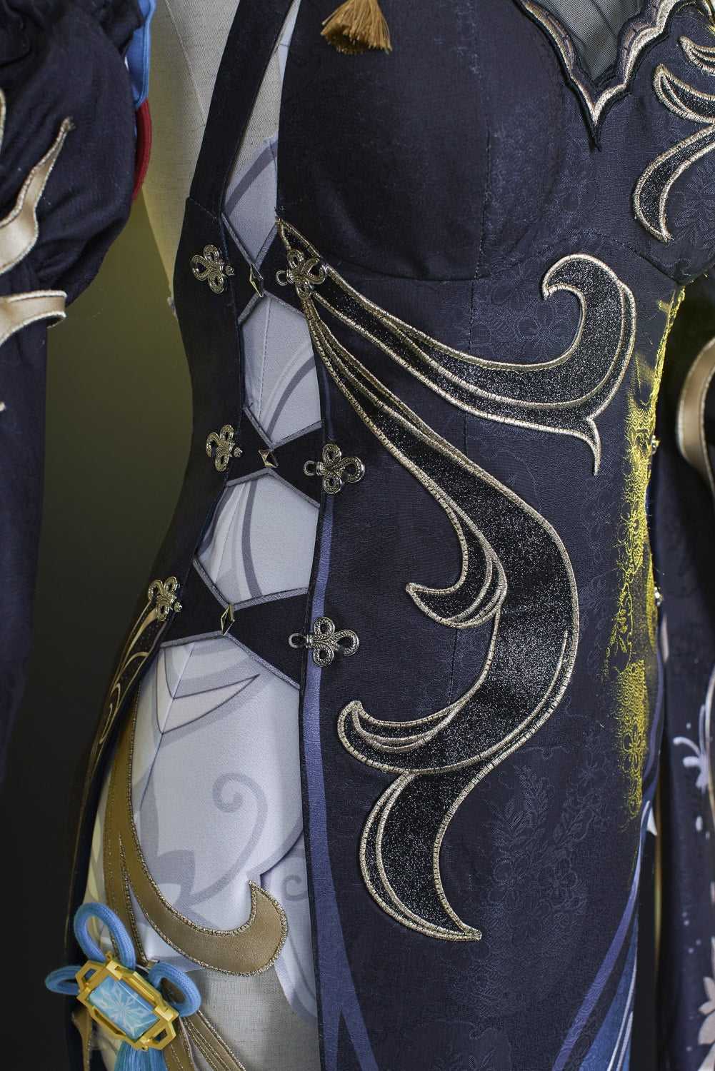 Genshin Impact Shenhe Frostflower Dew Qipao Cosplay Costumes