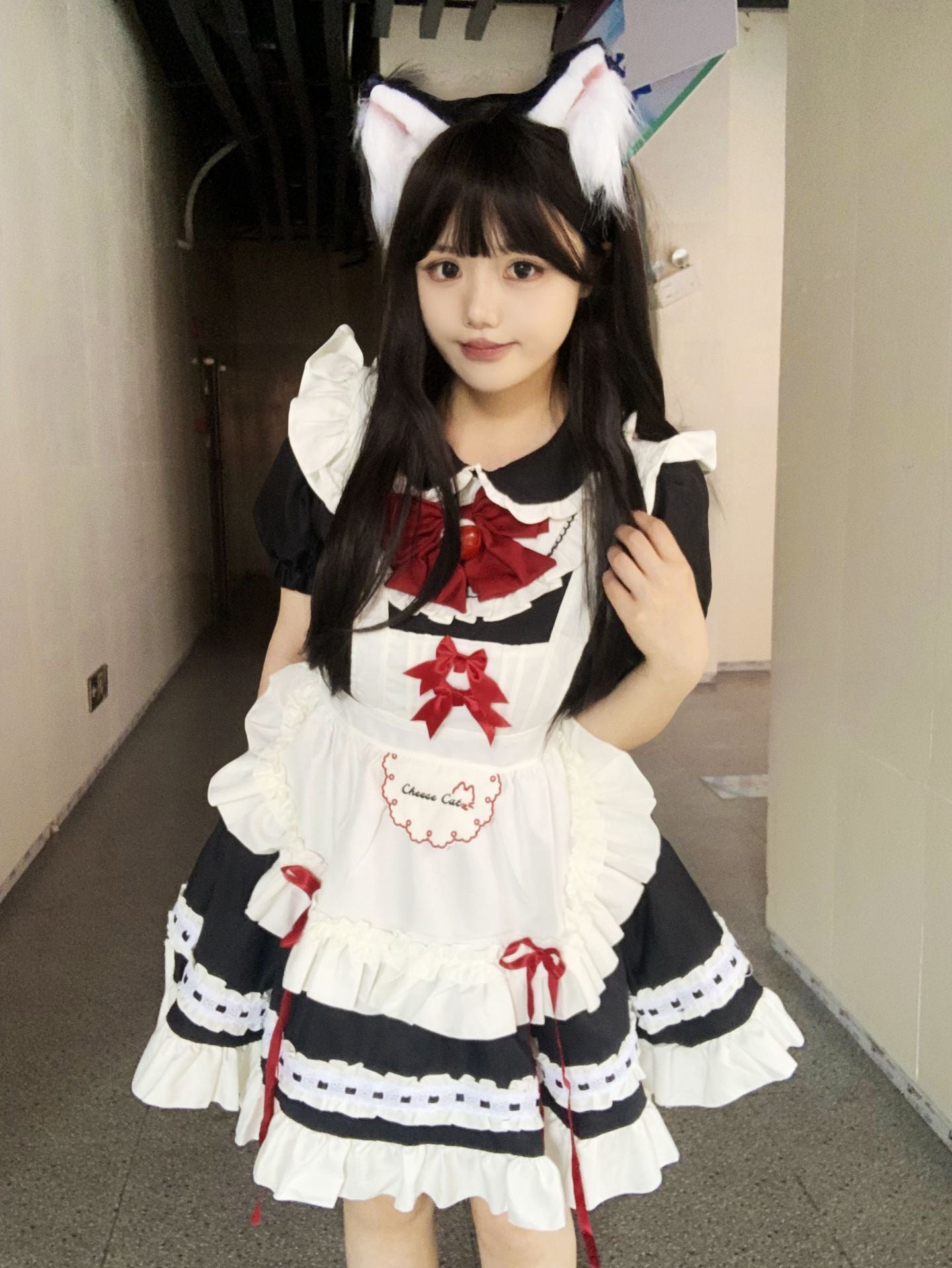 Cafe Waitress Red Bow Maid Outfit Lolita Dress Cosplay Costume