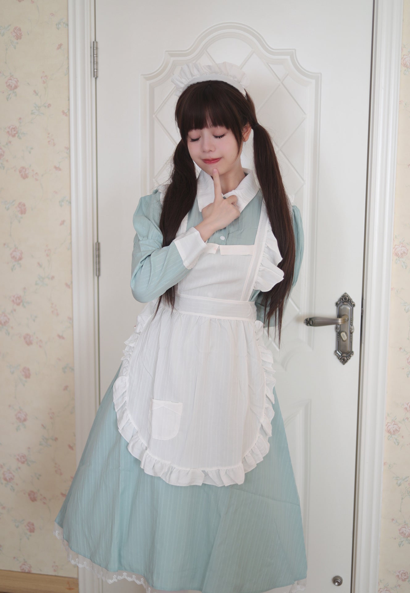 Traditional Britain Long Maid Outfit Plus Dress Cosplay Costume