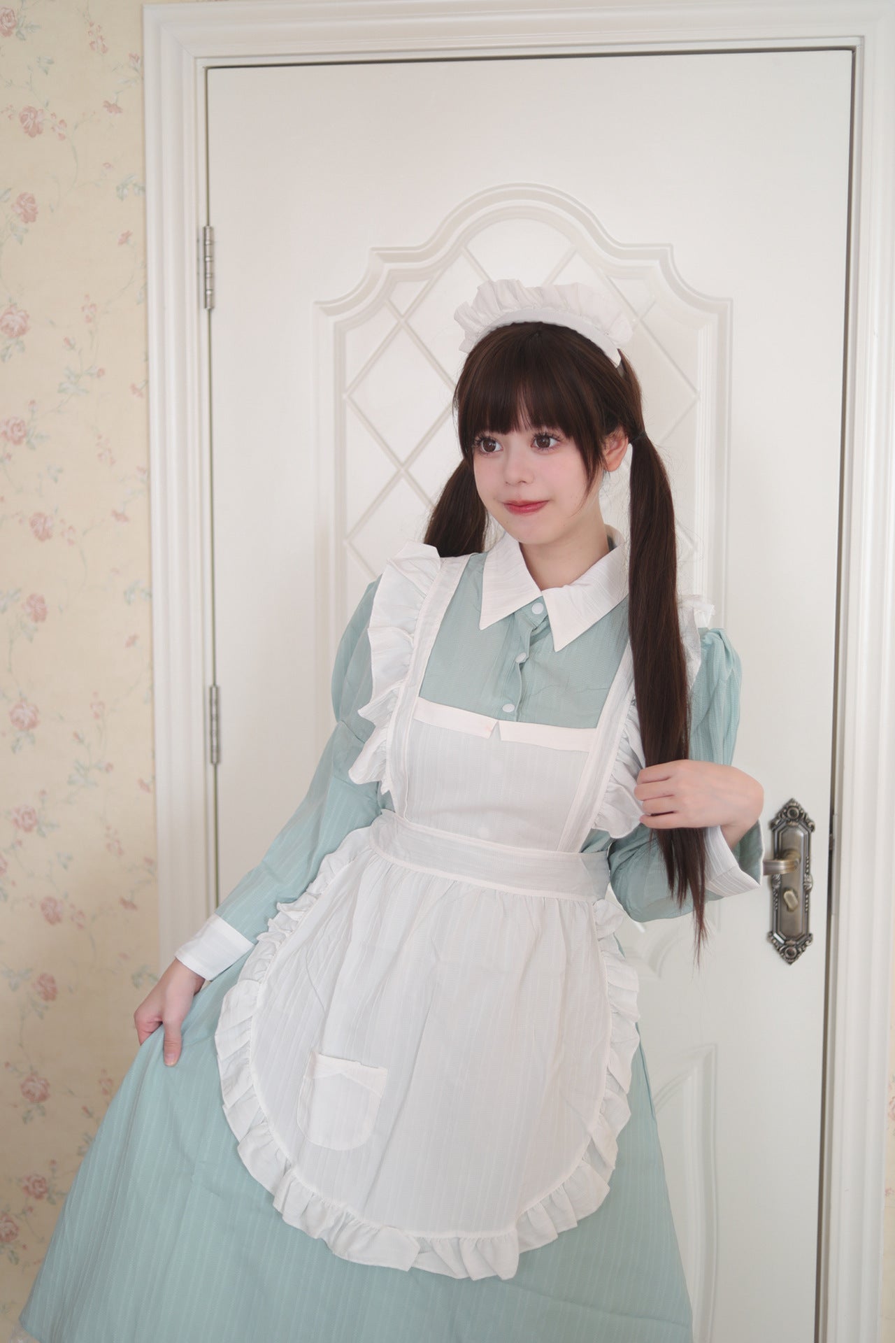 Traditional Britain Long Maid Outfit Plus Dress Cosplay Costume