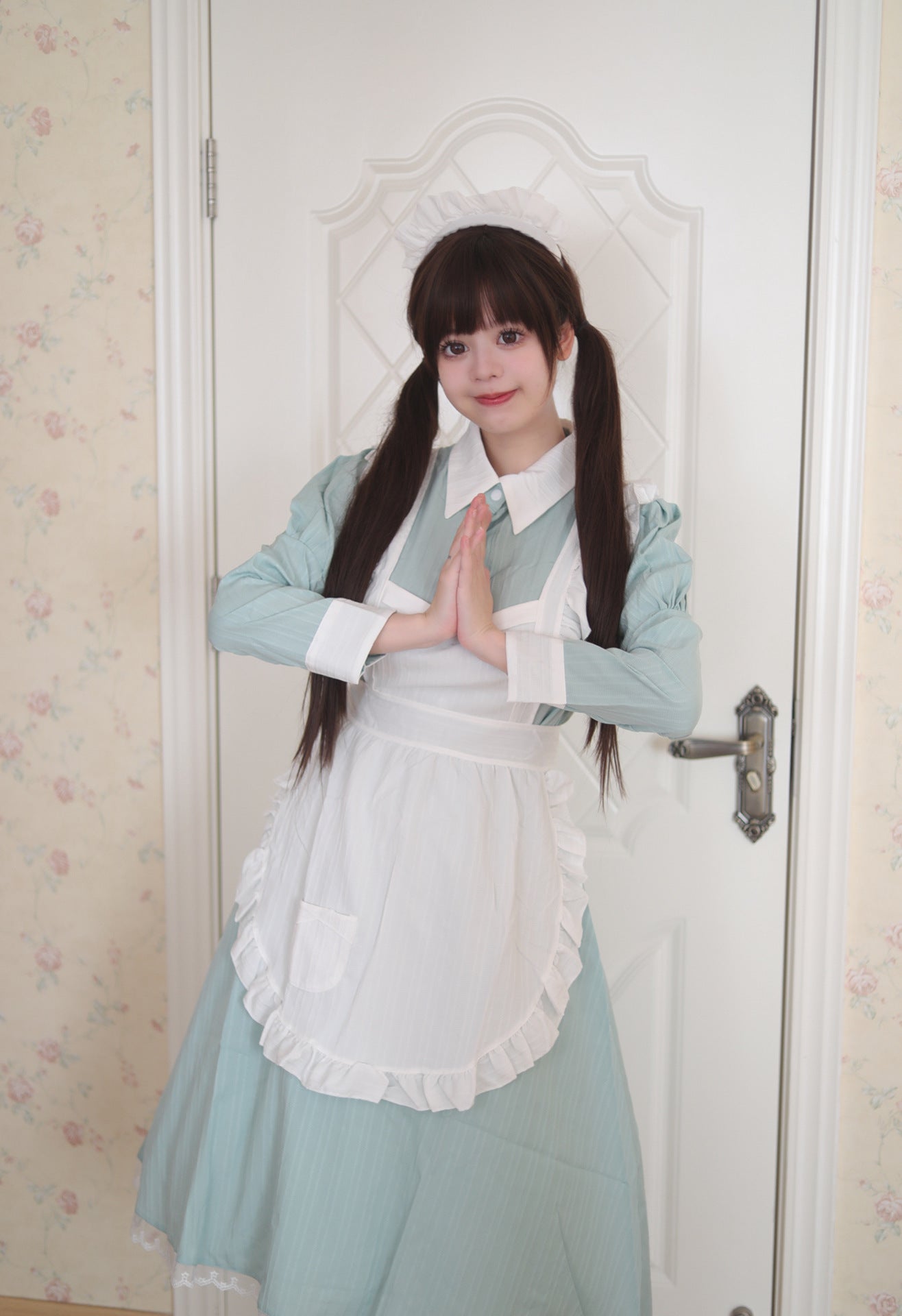 Traditional Britain Long Maid Outfit Plus Dress Cosplay Costume